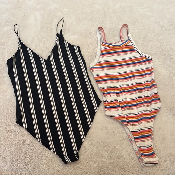TWO striped bodysuits with snaps - Picture 5 of 5